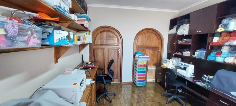 8 Bedroom Property for Sale in Grimbeeck Park North West